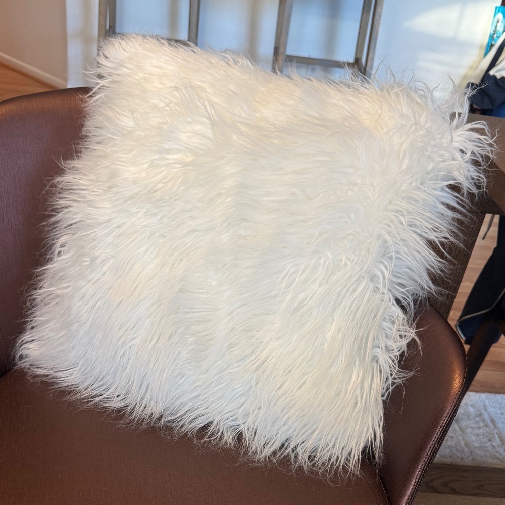 White Faux Fur 18" Toss Pillow - NWOT